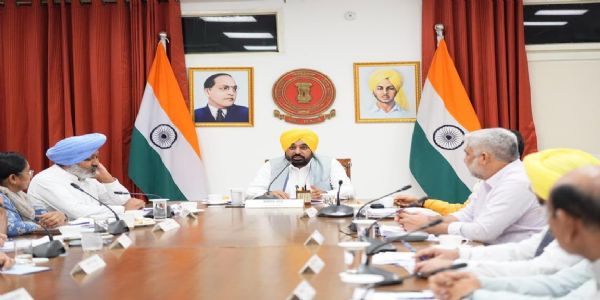 ਮੁੱਖ ਮੰਤਰੀ ਮਾਨ ਨੇ ਕੈਬਨਿਟ ਮੀਟਿੰਗ ’ਚ 65 ਹਜ਼ਾਰ ਤੋਂ ਵੱਧ ਆਊਟਸੋਰਸ ਕਰਮਚਾਰੀਆਂ ਨੂੰ ਪੱਕੇ ਕਰਨ ਦੀ ਦਿੱਤੀ ਮਨਜ਼ੂਰੀ