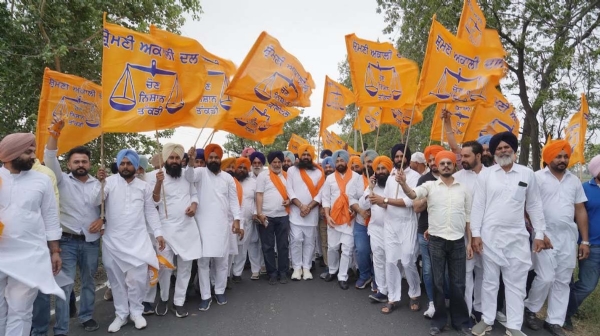 ਪੈਦਲ ਮਾਰਚ ਦੀ ਸ਼ੁਰੂਆਤ ਮੌਕੇ ਯੂਥ ਅਕਾਲੀ ਦਲ ਦੇ ਪ੍ਰਧਾਨ ਅਤੇ ਹਲਕਾ ਘਨੌਰ ਦੇ ਇੰਚਾਰਜ ਸਰਬਜੀਤ ਸਿੰਘ ਝਿੰਜਰ।