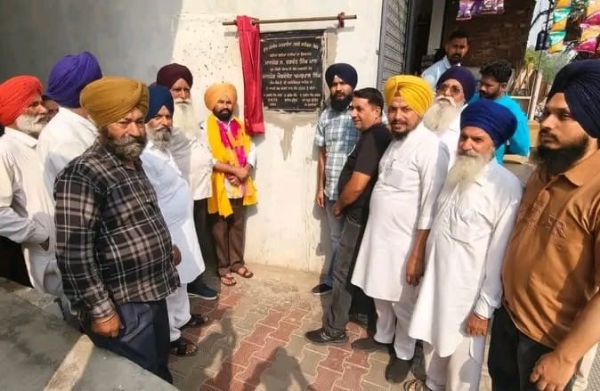ਪਿੰਡ ਪੰਜਗਰਾਈਆਂ ਵਿਖੇ ਵਿਕਾਸ ਕਾਰਜਾਂ ਦਾ ਉਦਘਾਟਨ ਕਰਦੇ ਵਿਧਾਇਕ ਐਡਵੋਕੇਟ ਅਮਰਪਾਲ ਸਿੰਘ