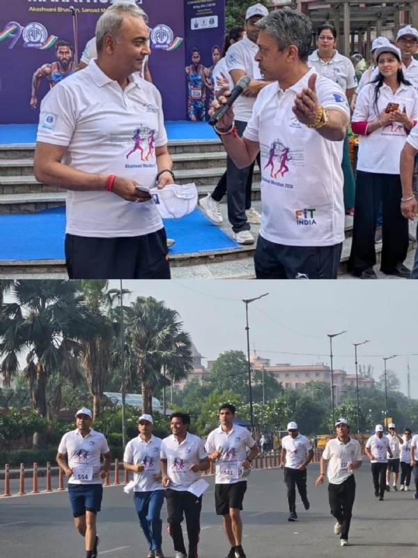 ਨਵੀਂ ਦਿੱਲੀ ਦੇ ਆਕਾਸ਼ਵਾਣੀ ਭਵਨ ਵਿਖੇ ਆਯੋਜਿਤ ਮੈਰਾਥਨ ਮੁਕਾਬਲੇ ਵਿੱਚ ਹਿੱਸਾ ਲੈਣ ਵਾਲੇ ਭਾਗੀਦਾਰ