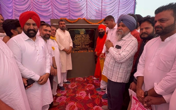 ਪਰਮ ਸੰਤ ਬਾਬਾ ਬ੍ਰਹਮ ਦਾਸ ਜੀ ਤੇ ਵਿਧਾਇਕ ਗੋਲਡੀ ਕੰਬੋਜ ਨੇ ‘ਸ਼ਹੀਦ ਊਧਮ ਸਿੰਘ ਮਾਰਗ’ ਬਾਈਪਾਸ ਦਾ ਰੱਖਿਆ ਨੀਂਹ ਪੱਥਰ