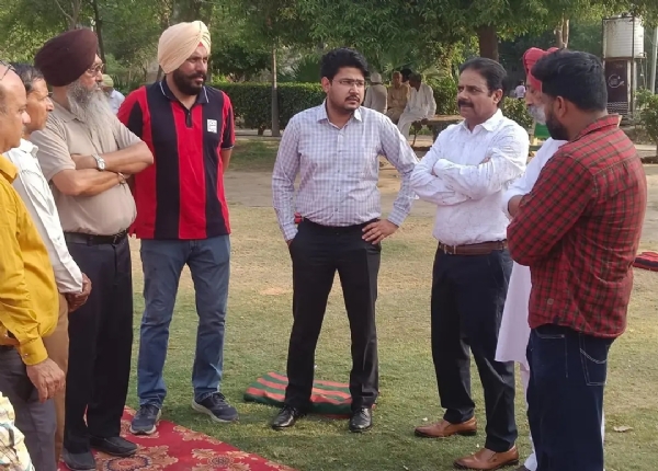 ਜ਼ਿਲ੍ਹਾ ਪੱਧਰੀ ਅੰਤਰ ਰਾਸ਼ਟਰੀ ਯੋਗਾ ਦਿਵਸ ਮਨਾਉਣ ਸਬੰਧੀ ਅਗੇਤੇ ਪ੍ਰਬੰਧਾ ਦਾ ਜਾਇਜ਼ਾ ਲੈਂਦੇ ਵਧੀਕ ਡਿਪਟੀ ਕਮਿਸ਼ਨਰ