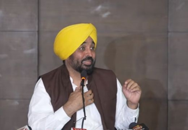 ਮੀਡੀਆ ਨੂੰ ਸੰਬੋਧਨ ਕਰਦੇ ਮੁੱਖ ਮੰਤਰੀ ਭਗਵੰਤ ਮਾਨ।