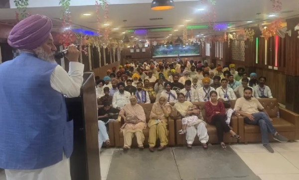ਮੀਟਿੰਗ ਨੂੰ ਸੰਬੋਧਨ ਕਰਦੇ ਬਸਪਾ ਪੰਜਾਬ ਸੂਬਾ ਪ੍ਰਧਾਨ ਡਾ. ਅਵਤਾਰ ਸਿੰਘ ਕਰੀਮਪੁਰੀ।
