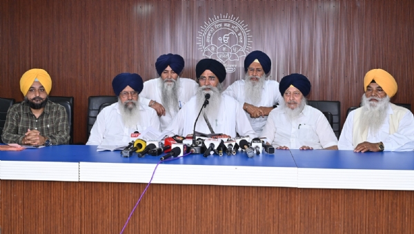 ਜਾਣਕਾਰੀ ਦਿੰਦੇ ਹੋਏ ਸ਼੍ਰੋਮਣੀ ਕਮੇਟੀ ਪ੍ਰਧਾਨ ਐਡਵੋਕੇਟ ਹਰਜਿੰਦਰ ਸਿੰਘ ਧਾਮੀ