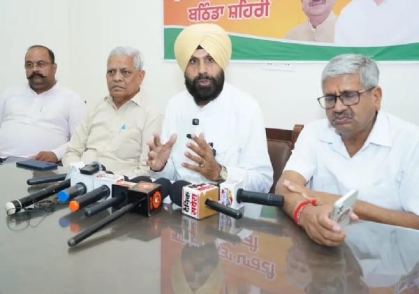 ਮੀਡੀਆ ਨੂੰ ਸੰਬੋਧਨ ਕਰਦੇ ਭਾਜਪਾ ਦੇ ਜਨਰਲ ਸਕੱਤਰ ਦਿਆਲ ਸਿੰਘ ਸੋਢੀ ਅਤੇ ਸ਼ਹਿਰੀ ਜ਼ਿਲ੍ਹਾ ਪ੍ਰਧਾਨ ਸਰੂਪ ਚੰਦ ਸਿੰਗਲਾ