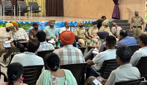 ‘ਏਕ ਸ਼ਾਮ ਭਗਵਾਨ ਸ਼ਿਵ ਦੇ ਨਾਮ’ ਸਮਾਗਮ ਸਬੰਧੀ ਤਿਆਰੀਆਂ ਦਾ ਜਾਇਜ਼ਾ ਲੈਂਦੇ ਡਿਪਟੀ ਕਮਿਸ਼ਨਰ ਆਦਿਤਿਆ ਉੱਪਲ ‘ਏਕ ਸ਼ਾਮ ਭਗਵਾਨ ਸ਼ਿਵ ਦੇ ਨਾਮ’ ਸਮਾਗਮ ਸਬੰਧੀ ਤਿਆਰੀਆਂ ਦਾ ਜਾਇਜ਼ਾ ਲੈਂਦੇ ਡਿਪਟੀ ਕਮਿਸ਼ਨਰ ਆਦਿਤਿਆ ਉੱਪਲ