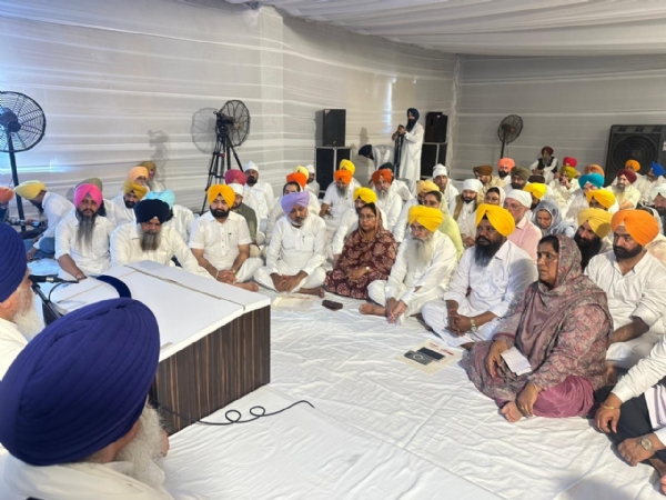 ਸੋਮਵਾਰ ਨੂੰ ਅਕਾਲ ਤਖ਼ਤ ਸਕੱਤਰੇਤ ਵਿਖੇ ਹੋਈ ਸੁਣਵਾਈ ਦੌਰਾਨ ਪੰਜਾਬ ਸਰਕਾਰ ਦੇ ਸਾਰੇ ਸਿੱਖ ਮੰਤਰੀ ਅਤੇ ਵਿਧਾਇਕ ਸੋਮਵਾਰ ਨੂੰ ਅਕਾਲ ਤਖ਼ਤ ਸਕੱਤਰੇਤ ਵਿਖੇ ਹੋਈ ਸੁਣਵਾਈ ਦੌਰਾਨ ਪੰਜਾਬ ਸਰਕਾਰ ਦੇ ਸਾਰੇ ਸਿੱਖ ਮੰਤਰੀ ਅਤੇ ਵਿਧਾਇਕ
