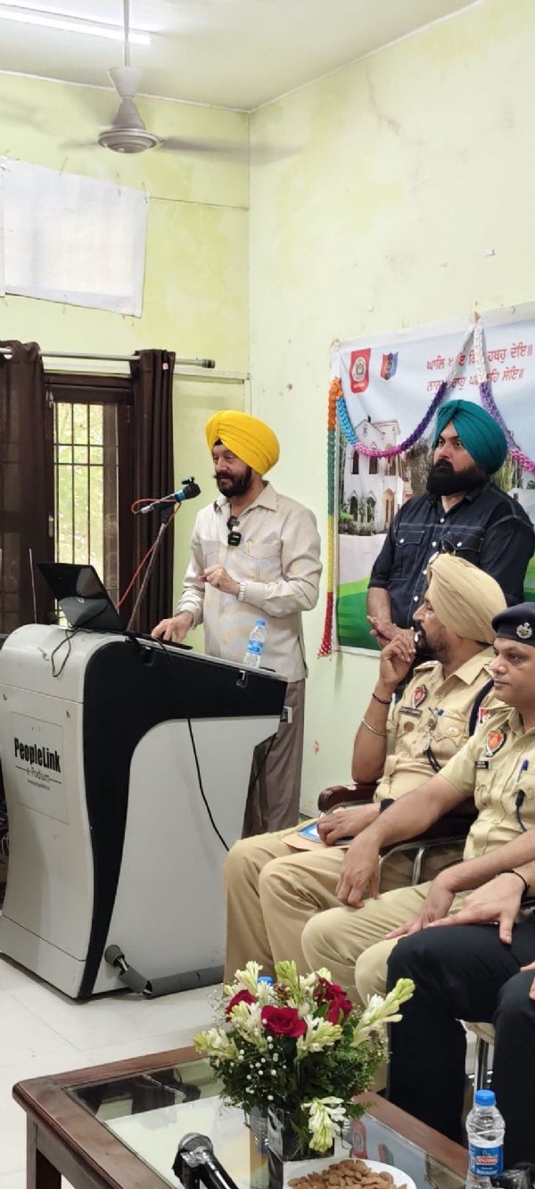 ਸੰਬੋਧਨ ਕਰਦੇ ਹੋਏ ਮਨੁੱਖੀ ਅਧਿਕਾਰ ਕਮਿਸ਼ਨ ਦੇ ਮੈਂਬਰ ਪਦਮਸ਼੍ਰੀ ਜਤਿੰਦਰ ਸਿੰਘ ਸ਼ੰਟੀ। ਸੰਬੋਧਨ ਕਰਦੇ ਹੋਏ ਮਨੁੱਖੀ ਅਧਿਕਾਰ ਕਮਿਸ਼ਨ ਦੇ ਮੈਂਬਰ ਪਦਮਸ਼੍ਰੀ ਜਤਿੰਦਰ ਸਿੰਘ ਸ਼ੰਟੀ।
