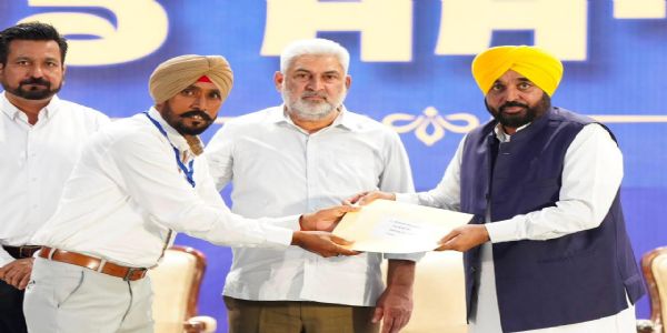 ਮੁੱਖ ਮੰਤਰੀ ਭਗਵੰਤ ਮਾਨ ਨੇ ਵਣ ਵਿਭਾਗ ਦੇ 516 ਕਰਮਚਾਰੀਆਂ ਨੂੰ ਕੀਤਾ ਰੈਗੂਲਰ, ਨਿਯੁਕਤੀ ਪੱਤਰ ਸੌਂਪੇ