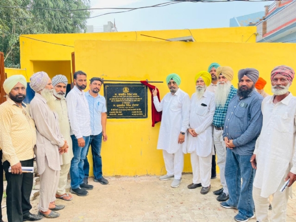 ਵਿਕਾਸ ਕਾਰਜ ਲੋਕ ਅਰਪਣ ਕਰਦੇ ਹੋਏ ਵਿਧਾਇਕ ਕੁਲਜੀਤ ਸਿੰਘ ਰੰਧਾਵਾ।