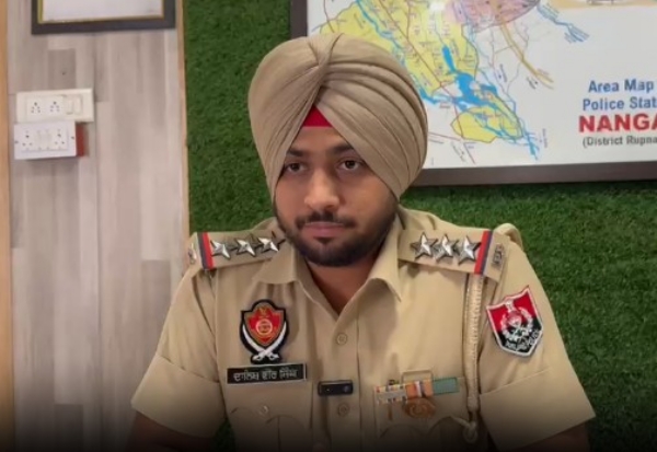 ਥਾਣਾ ਨੰਗਲ ਦੇ ਮੁਖੀ ਇੰਸਪੈਕਟਰ ਦਾਨਿਸ਼ਵੀਰ ਸਿੰਘ ਜਾਣਕਾਰੀ ਦਿੰਦੇ ਹੋਏ। ਥਾਣਾ ਨੰਗਲ ਦੇ ਮੁਖੀ ਇੰਸਪੈਕਟਰ ਦਾਨਿਸ਼ਵੀਰ ਸਿੰਘ ਜਾਣਕਾਰੀ ਦਿੰਦੇ ਹੋਏ।
