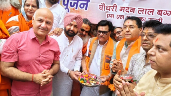 ਨੀਂਹ ਪੱਥਰ ਰੱਖਦੇ ਹੋਏ ਅਮਨ ਅਰੋੜਾ, ਹਰਦੀਪ ਮੁੰਡੀਆਂ, ਮਨੀਸ਼ ਸਿਸੋਦੀਆ ਤੇ ਹੋਰ। ਨੀਂਹ ਪੱਥਰ ਰੱਖਦੇ ਹੋਏ ਅਮਨ ਅਰੋੜਾ, ਹਰਦੀਪ ਮੁੰਡੀਆਂ, ਮਨੀਸ਼ ਸਿਸੋਦੀਆ ਤੇ ਹੋਰ।