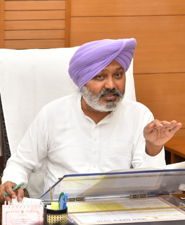 ਪੰਜਾਬ ਦੇ ਵਿੱਤ ਮੰਤਰੀ ਐਡਵੋਕੇਟ ਹਰਪਾਲ ਸਿੰਘ ਚੀਮਾ ਪੰਜਾਬ ਦੇ ਵਿੱਤ ਮੰਤਰੀ ਐਡਵੋਕੇਟ ਹਰਪਾਲ ਸਿੰਘ ਚੀਮਾ