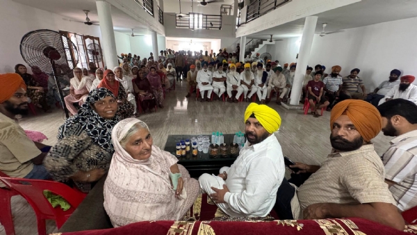 ਲੋਕ ਮਿਲਣੀ ਦੌਰਾਨ ਮੰਤਰੀ ਹਰਭਜਨ ਸਿੰਘ ਈ.ਟੀ.ਓ. ਸੰਬੋਧਨ ਕਰਦੇ ਹੋਏ।