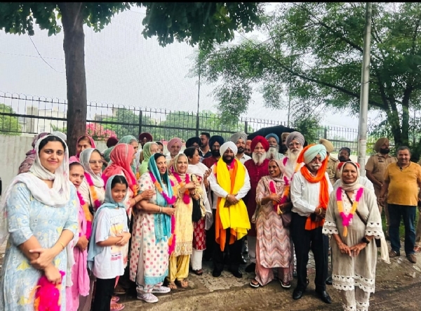 ਬੱਸ ਰਵਾਨਾ ਕਰਦੇ ਹੋਏ ਵਿਧਾਇਕ ਕੁਲਵੰਤ ਸਿੰਘ। ਬੱਸ ਰਵਾਨਾ ਕਰਦੇ ਹੋਏ ਵਿਧਾਇਕ ਕੁਲਵੰਤ ਸਿੰਘ।