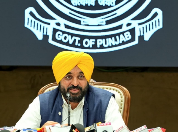 ਪ੍ਰੈਸ ਕਾਨਫਰੰਸ ਦੌਰਾਨ ਸੰਬੋਧਨ ਕਰਦੇ ਹੋਏ ਮੁੱਖ ਮੰਤਰੀ ਭਗਵੰਤ ਸਿੰਘ ਮਾਨ।