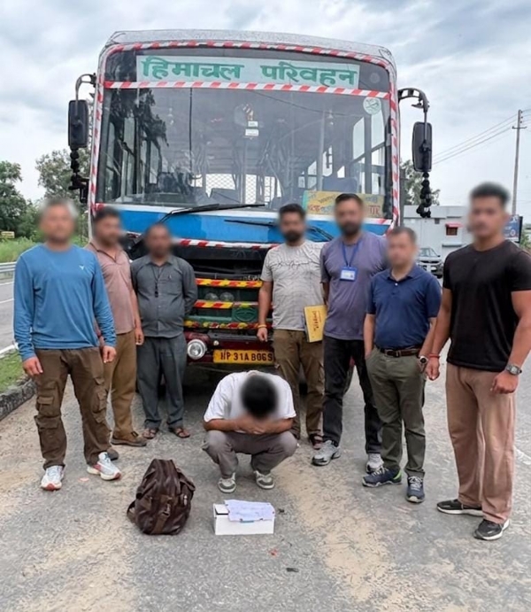 ਕਾਬੂ ਕੀਤਾ ਗਿਆ ਮੁਲਜ਼ਮ। ਕਾਬੂ ਕੀਤਾ ਗਿਆ ਮੁਲਜ਼ਮ।