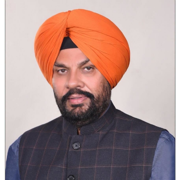 ਅਜਨਾਲਾ ਤੋਂ ਵਿਧਾਇਕ ਕੁਲਦੀਪ ਸਿੰਘ ਧਾਲੀਵਾਲ ਅਜਨਾਲਾ ਤੋਂ ਵਿਧਾਇਕ ਕੁਲਦੀਪ ਸਿੰਘ ਧਾਲੀਵਾਲ
