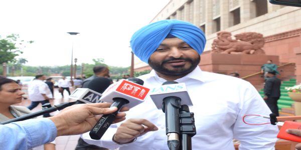 ਰਵਨੀਤ ਬਿੱਟੂ ਨੇ ਮੰਤਰੀ ਪ੍ਰੀਸ਼ਦ ਤੋਂ ਦਿੱਤਾ ਅਸਤੀਫਾ