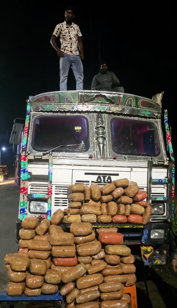 ਪੁਰੂਲੀਆ ਪੁਲਿਸ ਵੱਲੋਂ ਜ਼ਬਤ ਨਸ਼ੀਲਾ ਪਦਾਰਥ