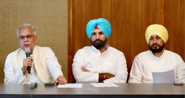 ਪੰਜਾਬ ਕਾਂਗਰਸ ਦੇ ਇੰਚਾਰਜ ਭੂਪੇਸ਼ ਬਘੇਲ, ਪੰਜਾਬ ਕਾਂਗਰਸ ਪ੍ਰਧਾਨ ਰਾਜਾ ਵੜਿੰਗ ਤੇ ਸਾਬਕਾ ਮੁੱਖ ਮੰਤਰੀ ਚਰਨਜੀਤ ਸਿੰਘ ਚੰਨੀ।