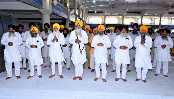 ਅਰਦਾਸ ’ਚ ਸ਼ਾਮਲ ਸੰਗਤ। ਅਰਦਾਸ ’ਚ ਸ਼ਾਮਲ ਸੰਗਤ।