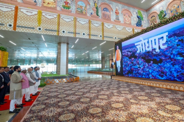 ਪ੍ਰਧਾਨ ਮੰਤਰੀ ਨੇ ਜੋਧਪੁਰ ਹਵਾਈ ਅੱਡੇ ਦੀ ਨਵੀਂ ਟਰਮੀਨਲ ਇਮਾਰਤ ਦਾ ਉਦਘਾਟਨ ਕੀਤਾ । ਪ੍ਰਧਾਨ ਮੰਤਰੀ ਨੇ ਜੋਧਪੁਰ ਹਵਾਈ ਅੱਡੇ ਦੀ ਨਵੀਂ ਟਰਮੀਨਲ ਇਮਾਰਤ ਦਾ ਉਦਘਾਟਨ ਕੀਤਾ ।