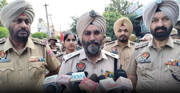 ਏਡੀਸੀਪੀ ਹਰਪਾਲ ਸਿੰਘ ਜਾਣਕਾਰੀ ਦਿੰਦੇ ਹੋਏ।