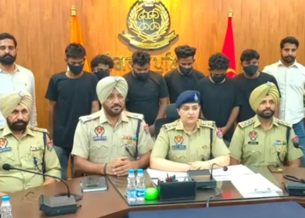 ਐੱਸਐੱਸਪੀ ਡਾ. ਰਵਜੋਤ ਗਰੇਵਾਲ ਜਾਣਕਾਰੀ ਦਿੰਦੇ ਹੋਏ। ਐੱਸਐੱਸਪੀ ਡਾ. ਰਵਜੋਤ ਗਰੇਵਾਲ ਜਾਣਕਾਰੀ ਦਿੰਦੇ ਹੋਏ।