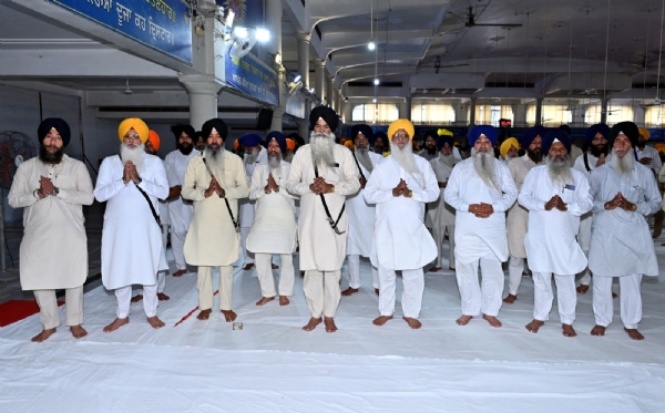 ਗੁਰਦੁਆਰਾ ਸ੍ਰੀ ਮੰਜੀ ਸਾਹਿਬ ਦੀਵਾਨ ਹਾਲ ਵਿਖੇ ਅਰਦਾਸ ’ਚ ਸ਼ਾਮਲ ਸੰਗਤ। ਗੁਰਦੁਆਰਾ ਸ੍ਰੀ ਮੰਜੀ ਸਾਹਿਬ ਦੀਵਾਨ ਹਾਲ ਵਿਖੇ ਅਰਦਾਸ ’ਚ ਸ਼ਾਮਲ ਸੰਗਤ।
