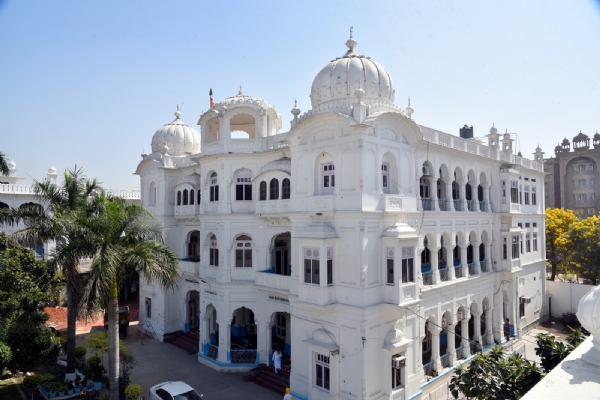 ਤੇਜਾ ਸਿੰਘ ਸਮੁੰਦਰੀ ਹਾਲ ਦਾ ਬਾਹਰੀ ਦ੍ਰਿਸ਼। ਤੇਜਾ ਸਿੰਘ ਸਮੁੰਦਰੀ ਹਾਲ ਦਾ ਬਾਹਰੀ ਦ੍ਰਿਸ਼।