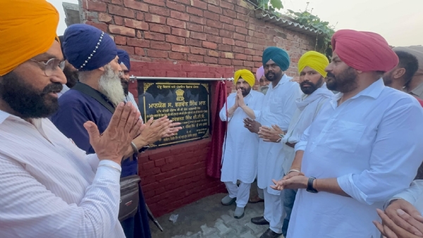 ਵਿਕਾਸ ਕਾਰਜਾਂ ਦਾ ਉਦਘਾਟਨ ਕਰਦੇ ਹੋਏ ਕੈਬਨਿਟ ਮੰਤਰੀ ਹਰਭਜਨ ਸਿੰਘ ਈ.ਟੀ.ਓ.