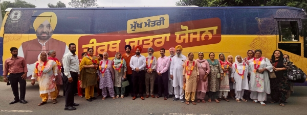 ਮੁੱਖ ਮੰਤਰੀ ਤੀਰਥ ਯਾਤਰਾ ਯੋਜਨਾ ਤਹਿਤ ਬੱਸ ਰਵਾਨਾ ਕਰਦੇ ਹੋਏ ਪਟਿਆਲਾ ਦੇ ਵਿਧਾਇਕ ਅਜੀਤਪਾਲ ਸਿੰਘ ਕੋਹਲੀ। ਮੁੱਖ ਮੰਤਰੀ ਤੀਰਥ ਯਾਤਰਾ ਯੋਜਨਾ ਤਹਿਤ ਬੱਸ ਰਵਾਨਾ ਕਰਦੇ ਹੋਏ ਪਟਿਆਲਾ ਦੇ ਵਿਧਾਇਕ ਅਜੀਤਪਾਲ ਸਿੰਘ ਕੋਹਲੀ।