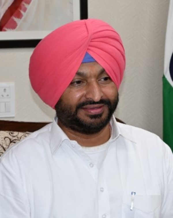 ਸਾਬਕਾ ਕੇਂਦਰੀ ਮੰਤਰੀ ਅਤੇ ਭਾਜਪਾ ਦੇ ਸੀਨੀਅਰ ਆਗੂ ਰਵਨੀਤ ਸਿੰਘ ਬਿੱਟੂ ਸਾਬਕਾ ਕੇਂਦਰੀ ਮੰਤਰੀ ਅਤੇ ਭਾਜਪਾ ਦੇ ਸੀਨੀਅਰ ਆਗੂ ਰਵਨੀਤ ਸਿੰਘ ਬਿੱਟੂ