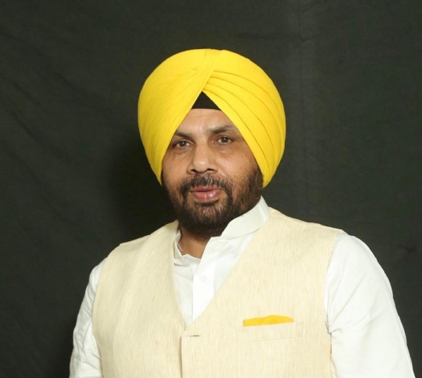 ਪੰਜਾਬ ਦੇ ਲੋਕ ਨਿਰਮਾਣ ਮੰਤਰੀ ਹਰਭਜਨ ਸਿੰਘ ਈ.ਟੀ.ਓ ਪੰਜਾਬ ਦੇ ਲੋਕ ਨਿਰਮਾਣ ਮੰਤਰੀ ਹਰਭਜਨ ਸਿੰਘ ਈ.ਟੀ.ਓ