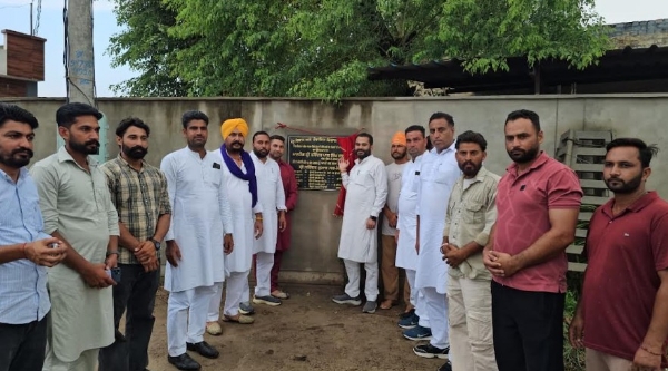 ਫਾਜਿਲਕਾ ਵਿਧਾਇਕ ਨਰਿੰਦਰਪਾਲ ਸਿੰਘ ਸਵਨਾ ਉਦਘਾਟਨ ਕਰਦੇ ਹੋਏ।