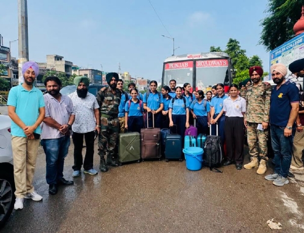 ਟ੍ਰੇਨਿੰਗ ਕੈਂਪ ਲਈ ਰਵਾਨਾ ਹੁੰਦੇ ਹੋਏ ਐਨਸੀਸੀ ਕੈਡੇਟ।