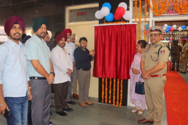 ਕੈਦੀਆਂ ਦੇ ਵਾਰਡ ਦਾ ਉਦਘਾਟਨ ਕਰਦੇ ਹੋਏ ਜੇਲ੍ਹ ਮੰਤਰੀ ਡਾ. ਰਵਜੋਤ ਸਿੰਘ। ਕੈਦੀਆਂ ਦੇ ਵਾਰਡ ਦਾ ਉਦਘਾਟਨ ਕਰਦੇ ਹੋਏ ਜੇਲ੍ਹ ਮੰਤਰੀ ਡਾ. ਰਵਜੋਤ ਸਿੰਘ।