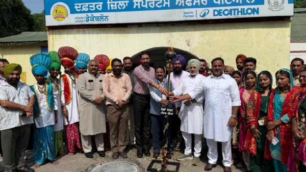 ‘ਖੇਡਾਂ ਵਤਨ ਪੰਜਾਬ ਦੀਆਂ’ ਦੇ ਸੀਜ਼ਨ-4 ਦੇ ਮਸ਼ਾਲ ਮਾਰਚ ਨੂੰ ਅਗਲੇ ਪੜਾਅ ਲਈ ਰਵਾਨਾ ਕਰਦੇ ਹੋਏ ਮੀਡੀਆ ਇੰਚਾਰਜ ਬਲਤੇਜ ਸਿੰਘ ਪੰਨੂ।