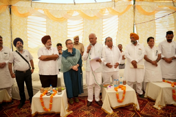 ਪਿੰਡ ਵਾਸੀਆਂ ਨੂੰ ਸੰਬੋਧਨ ਕਰਦੇ ਹੋਏ ਕੈਬਨਿਟ ਮੰਤਰੀ ਬਰਿੰਦਰ ਗੋਇਲ। ਪਿੰਡ ਵਾਸੀਆਂ ਨੂੰ ਸੰਬੋਧਨ ਕਰਦੇ ਹੋਏ ਕੈਬਨਿਟ ਮੰਤਰੀ ਬਰਿੰਦਰ ਗੋਇਲ।