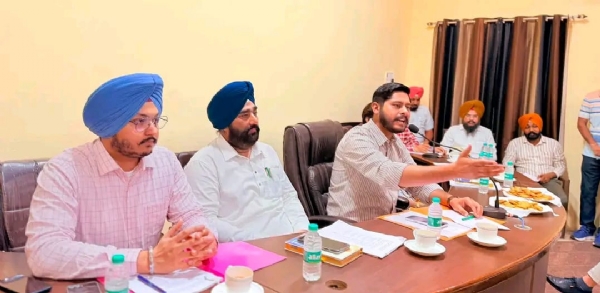 ਕਾਰਪੋਰੇਸ਼ਨ ਬਟਾਲਾ ਦੀ ਪਹਿਲੀ ਹਾਊਸ ਮੀਟਿੰਗ ਵਿੱਚ ਸੰਬੋਧਨ ਕਰਦੇ ਹੋਏ ਵਿਧਾਇਕ ਅਮਨਸ਼ੇਰ ਸਿੰਘ ਸ਼ੈਰੀ ਕਲਸੀ। ਕਾਰਪੋਰੇਸ਼ਨ ਬਟਾਲਾ ਦੀ ਪਹਿਲੀ ਹਾਊਸ ਮੀਟਿੰਗ ਵਿੱਚ ਸੰਬੋਧਨ ਕਰਦੇ ਹੋਏ ਵਿਧਾਇਕ ਅਮਨਸ਼ੇਰ ਸਿੰਘ ਸ਼ੈਰੀ ਕਲਸੀ।