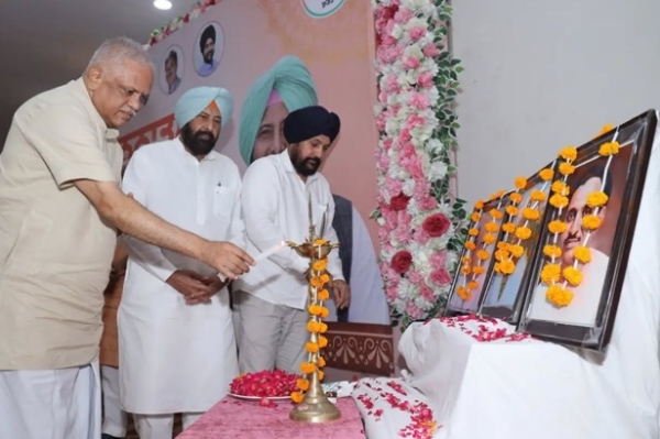 ਭਾਰਤੀ ਜਨਤਾ ਪਾਰਟੀ ਦੇ ਕੌਮੀ ਜਨਰਲ ਸਕੱਤਰ ਬੀ.ਐੱਲ. ਸੰਤੋਸ਼ ਸਮਾਗਮ ਦੀ ਪ੍ਰਧਾਨਗੀ ਕਰਦੇ ਹੋਏ