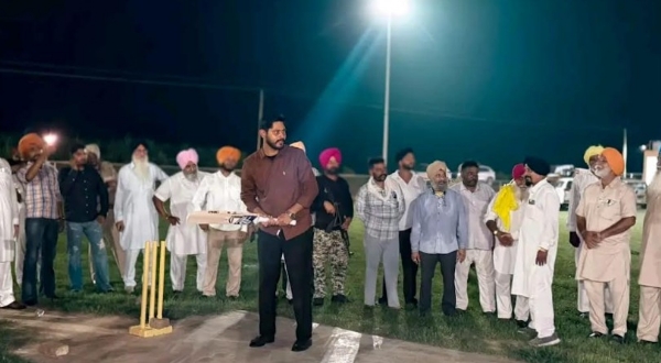 ਵਿਧਾਇਕ ਸ਼ੈਰੀ ਕਲਸੀ ਬੈਟਿੰਗ ਕਰਦੇ ਹੋਏ। ਵਿਧਾਇਕ ਸ਼ੈਰੀ ਕਲਸੀ ਬੈਟਿੰਗ ਕਰਦੇ ਹੋਏ।