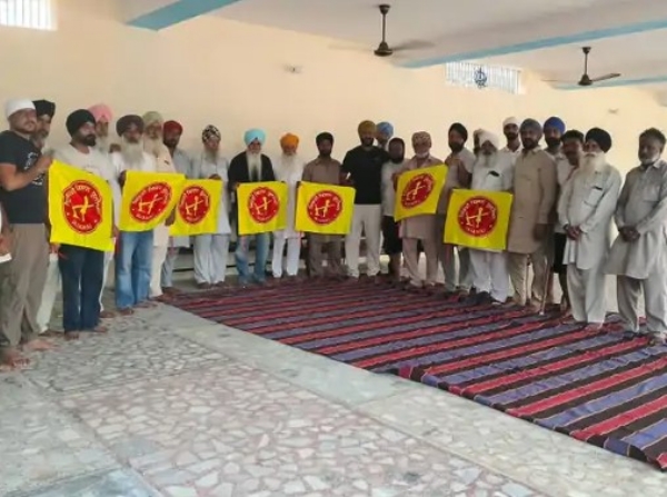 ਮੀਟਿੰਗ ਸਬੰਧੀ ਜਾਣਕਾਰੀ ਦਿੰਦੇ ਹੋਏ ਆਗੂ। ਮੀਟਿੰਗ ਸਬੰਧੀ ਜਾਣਕਾਰੀ ਦਿੰਦੇ ਹੋਏ ਆਗੂ।