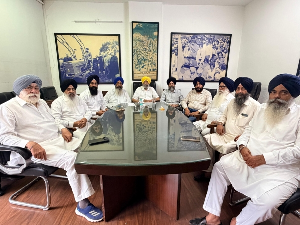 ਜਾਣਕਾਰੀ ਦਿੰਦੇ ਹੋਏ ਦੇ ਸੀਨੀਅਰ ਆਗੂ ਤੇ ਹਰਿਆਣਾ ਮਾਮਲਿਆਂ ਦੇ ਇੰਚਾਰਜ ਬਲਵਿੰਦਰ ਸਿੰਘ ਭੂੰਦੜ
