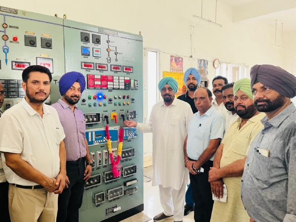 ਪਾਵਰ ਟਰਾਂਸਫਾਰਮਰ ਦਾ ਉਦਘਾਟਨ ਕਰਦੇ ਹੋਏ ਵਿਧਾਇਕ ਕੁਲਜੀਤ ਸਿੰਘ ਰੰਧਾਵਾ। ਪਾਵਰ ਟਰਾਂਸਫਾਰਮਰ ਦਾ ਉਦਘਾਟਨ ਕਰਦੇ ਹੋਏ ਵਿਧਾਇਕ ਕੁਲਜੀਤ ਸਿੰਘ ਰੰਧਾਵਾ।