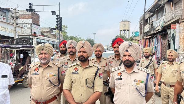 ਜਾਣਕਾਰੀ ਦਿੰਦੇ ਹੋਏ ਡਾ. ਮਹਿਤਾਬ ਸਿੰਘ, ਐੱਸ.ਐੱਸ.ਪੀ. ਬਟਾਲਾ।