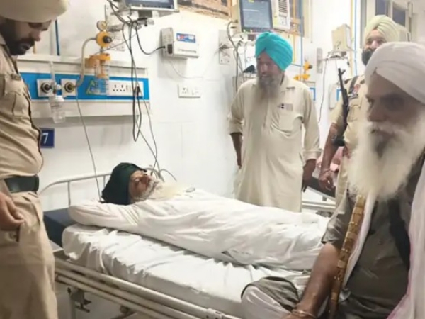 ਹਸਪਤਾਲ ’ਚ ਦਾਖਲ ਕਿਸਾਨ ਆਗੂ ਕਾਕਾ ਸਿੰਘ ਕੋਟੜਾ ਹਸਪਤਾਲ ’ਚ ਦਾਖਲ ਕਿਸਾਨ ਆਗੂ ਕਾਕਾ ਸਿੰਘ ਕੋਟੜਾ