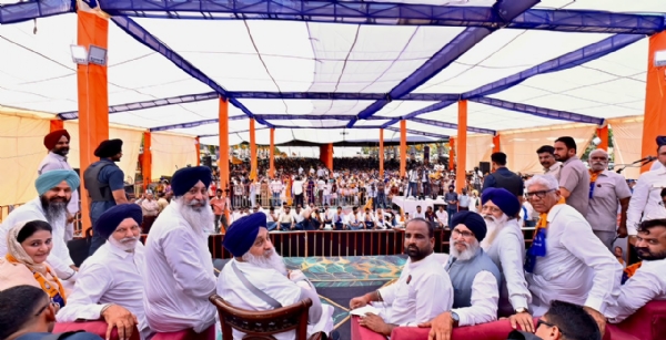 ਬਲਾਚੌਰ ਰੈਲੀ ਦੌਰਾਨ ਸ਼੍ਰੋਮਣੀ ਅਕਾਲੀ ਦਲ ਦੇ ਪ੍ਰਧਾਨ ਸੁਖਬੀਰ ਸਿੰਘ ਬਾਦਲ ਤੇ ਹੋਰ ਸੀਨੀਅਰ ਆਗੂ। ਬਲਾਚੌਰ ਰੈਲੀ ਦੌਰਾਨ ਸ਼੍ਰੋਮਣੀ ਅਕਾਲੀ ਦਲ ਦੇ ਪ੍ਰਧਾਨ ਸੁਖਬੀਰ ਸਿੰਘ ਬਾਦਲ ਤੇ ਹੋਰ ਸੀਨੀਅਰ ਆਗੂ।